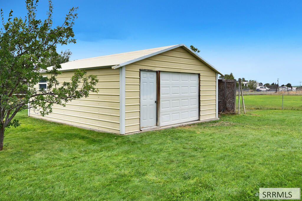 100 N High Street Property Photo 25