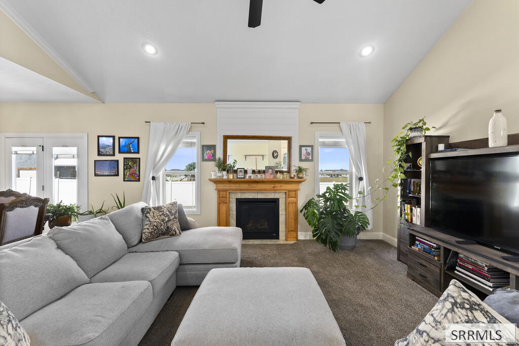 1854 Castelli Drive Property Photo 8