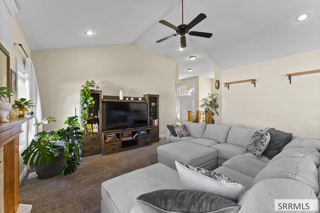 1854 Castelli Drive Property Photo 10