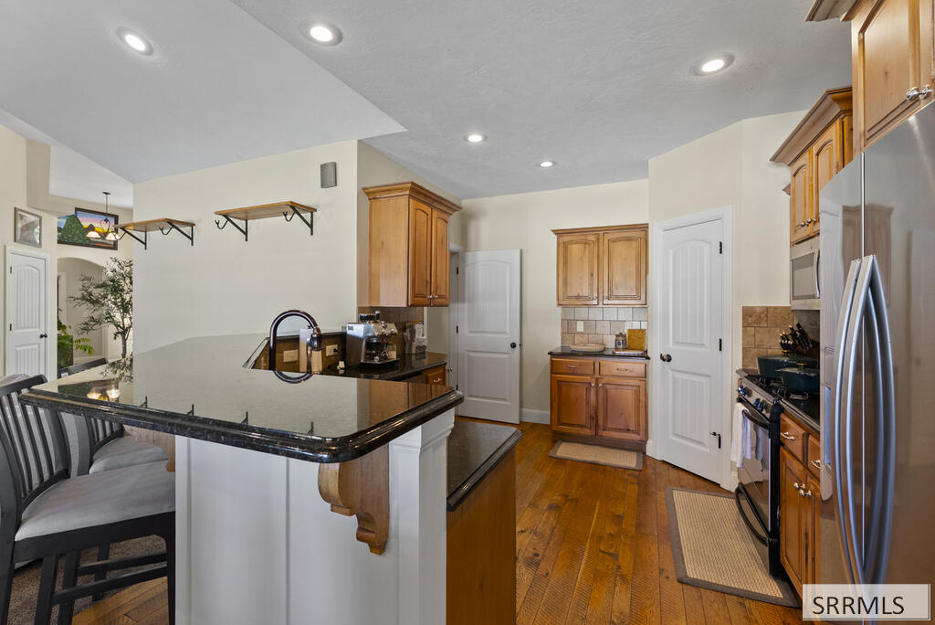 1854 Castelli Drive Property Photo 14
