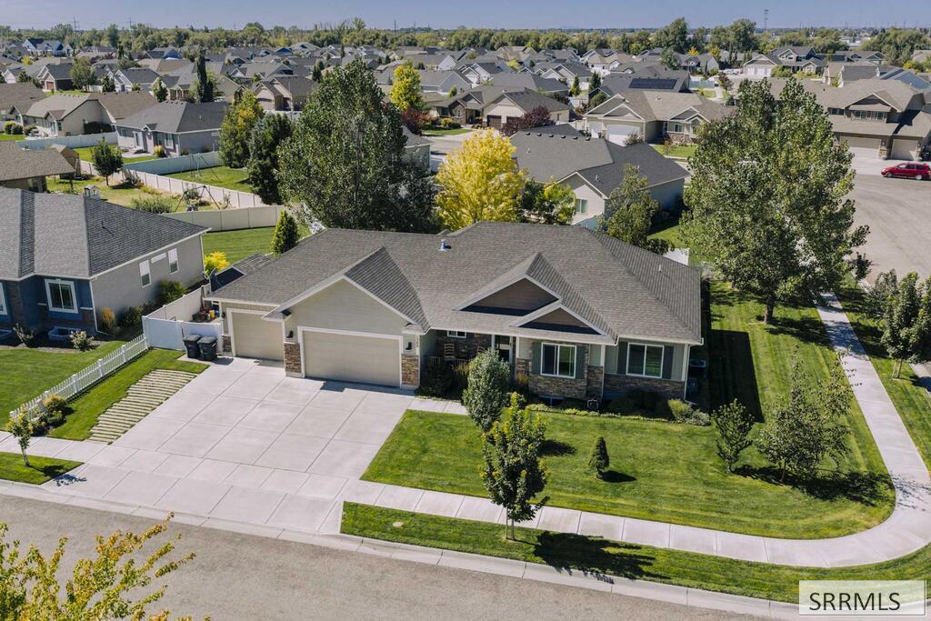 1300 N Red Robin Avenue Property Photo 1