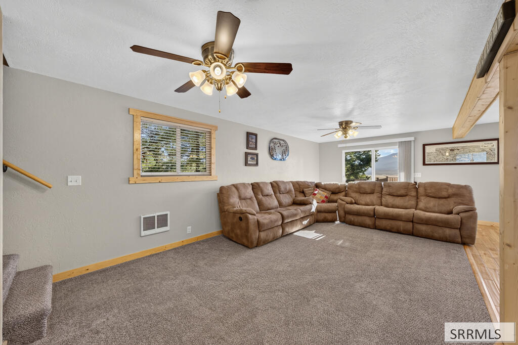 5138 Lakeview Drive Property Photo 8