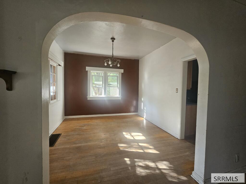 140 N Lincoln Avenue Property Photo 3