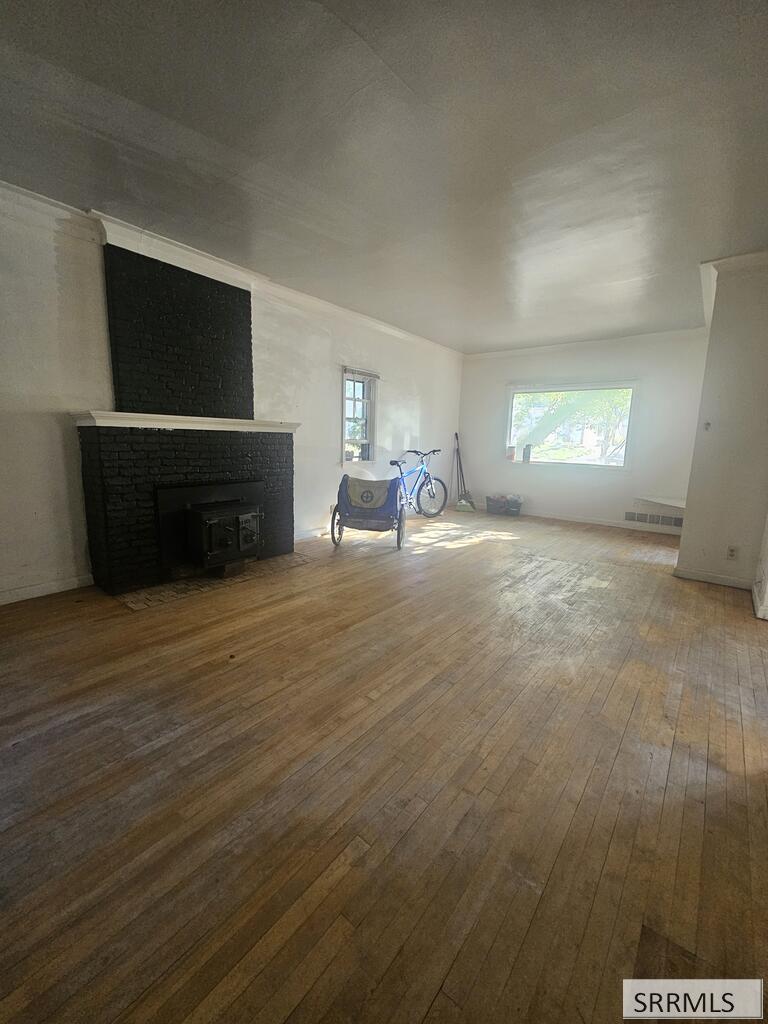 140 N Lincoln Avenue Property Photo 4