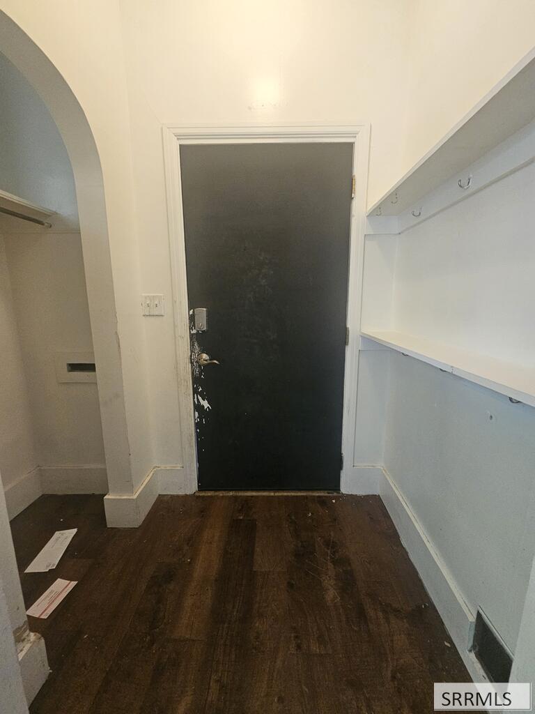 140 N Lincoln Avenue Property Photo 5