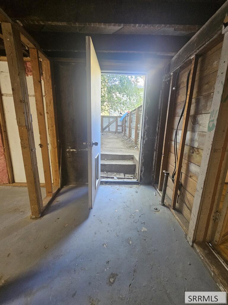 140 N Lincoln Avenue Property Photo 14