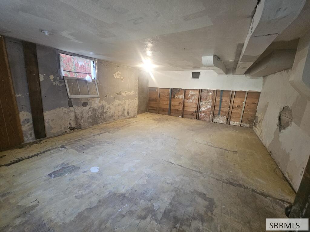 140 N Lincoln Avenue Property Photo 16