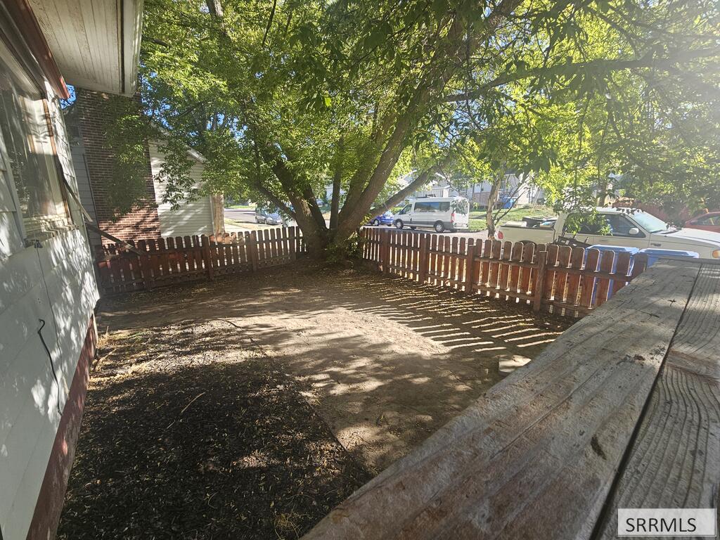 140 N Lincoln Avenue Property Photo 17
