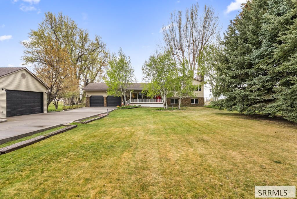 4572 E 75 N Property Photo 1