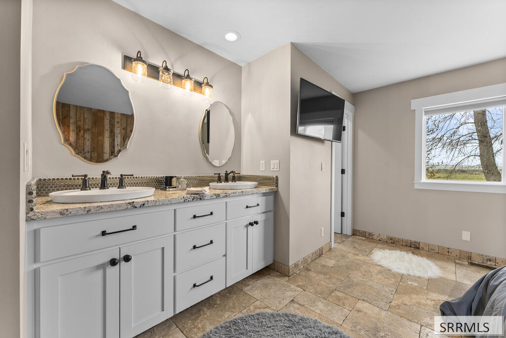 4572 E 75 N Property Photo 21