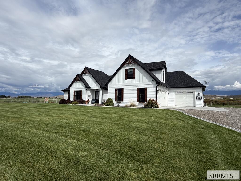 25 Northern Lights Road Property Photo 1