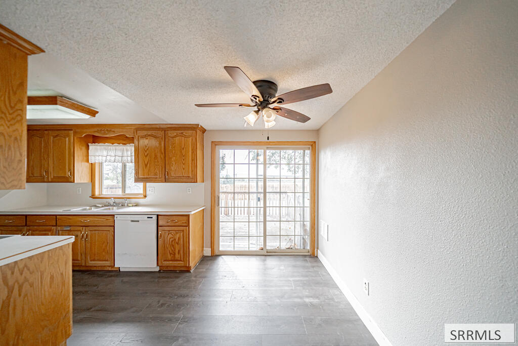 2418 Stace Circle Property Photo 6