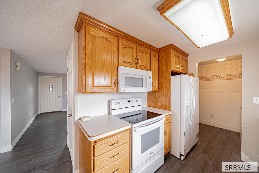 2418 Stace Circle Property Photo 8