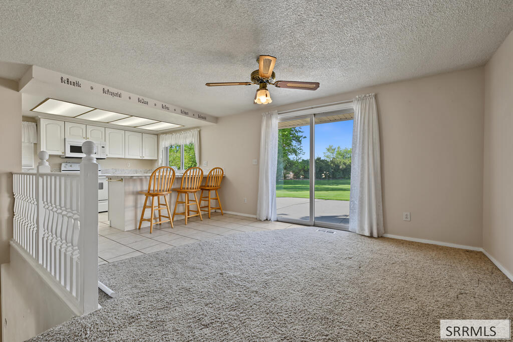 970 E 800 N Property Photo 5