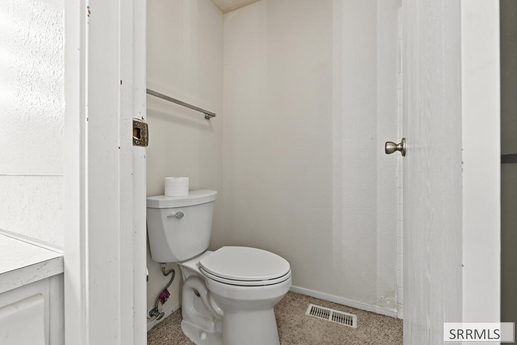 970 E 800 N Property Photo 13