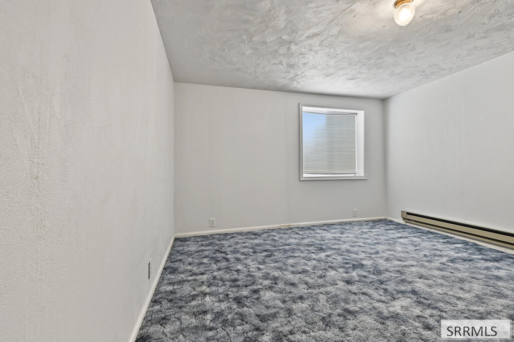 970 E 800 N Property Photo 26