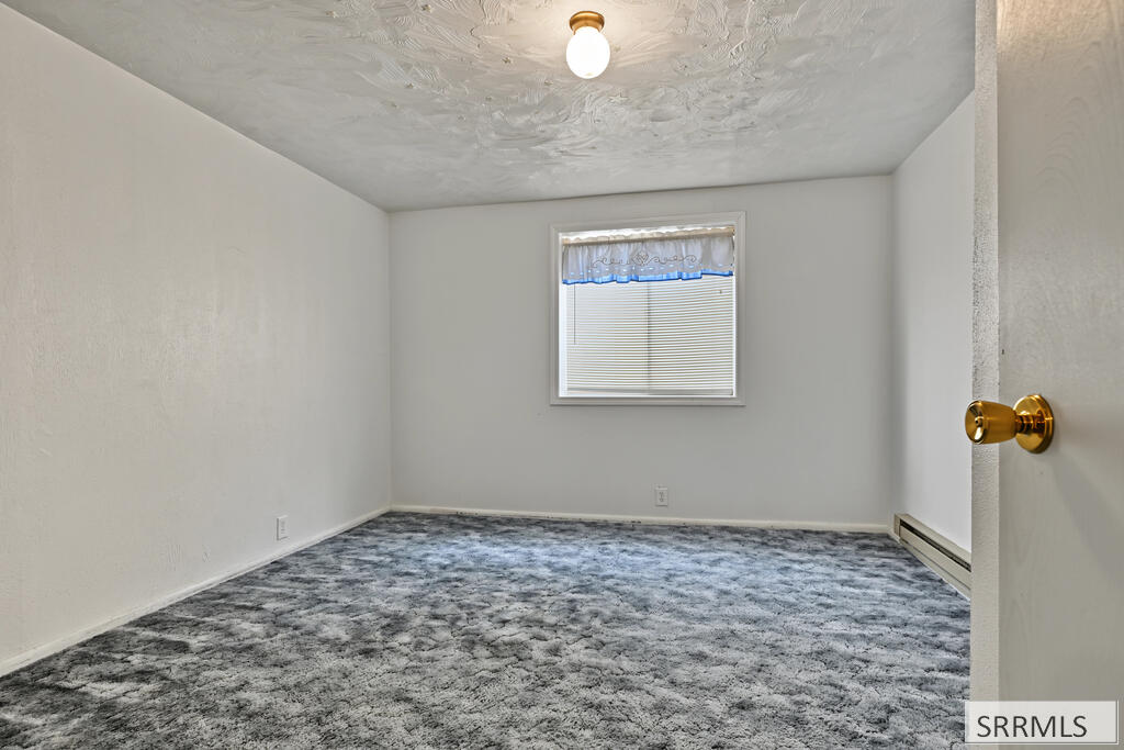 970 E 800 N Property Photo 27