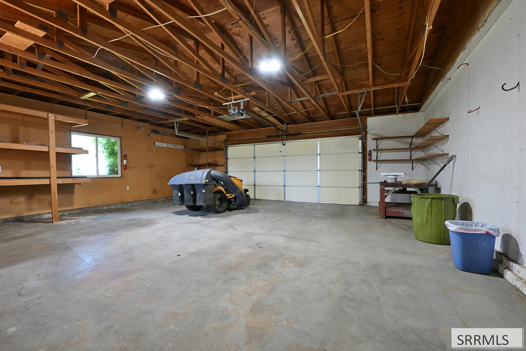 970 E 800 N Property Photo 33