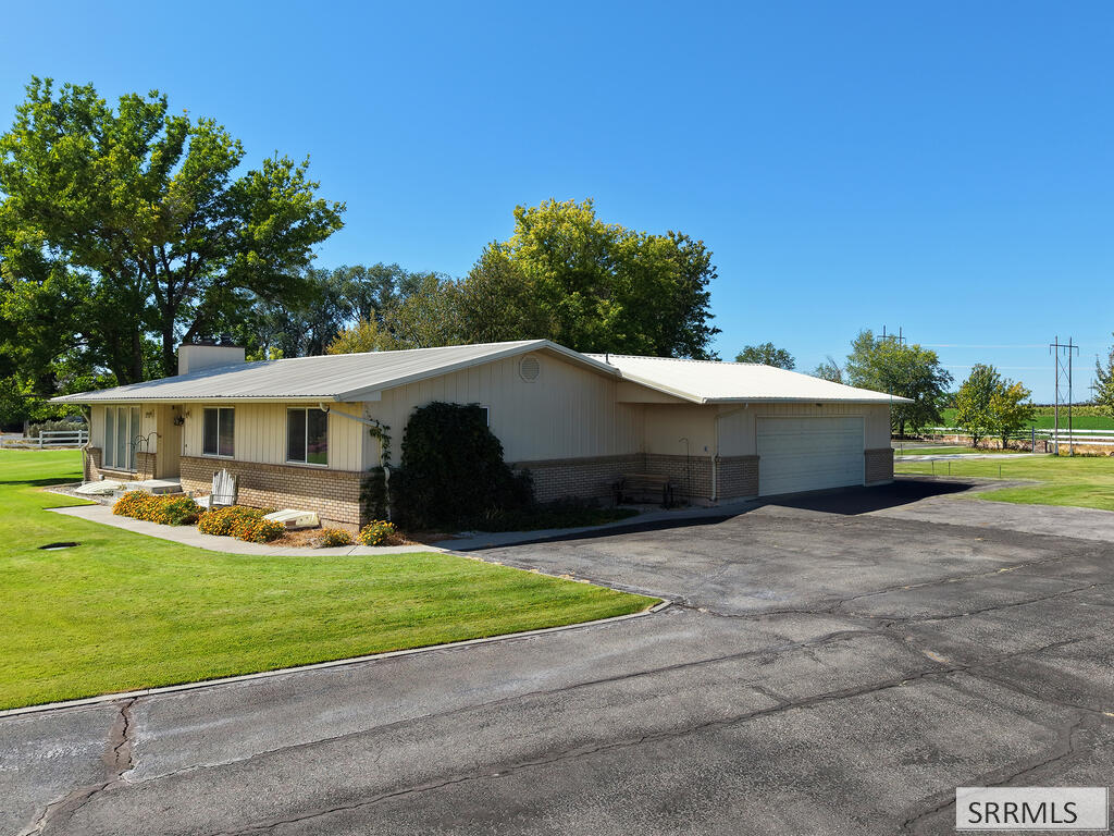 970 E 800 N Property Photo 35