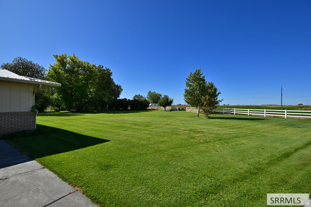 970 E 800 N Property Photo 37