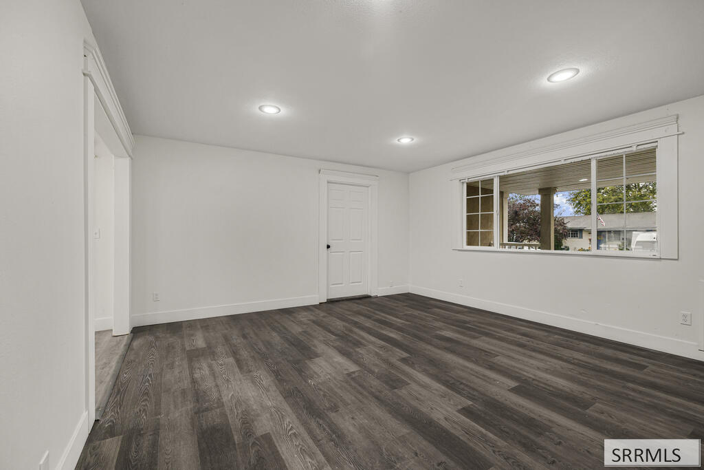 273 Brent Way Property Photo 2