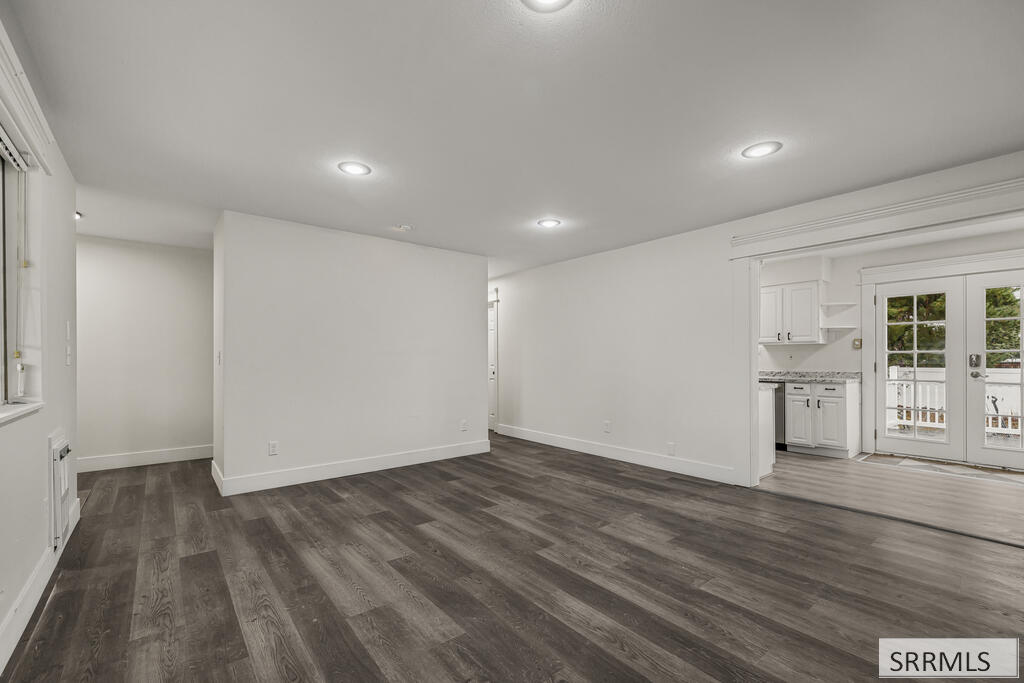 273 Brent Way Property Photo 4