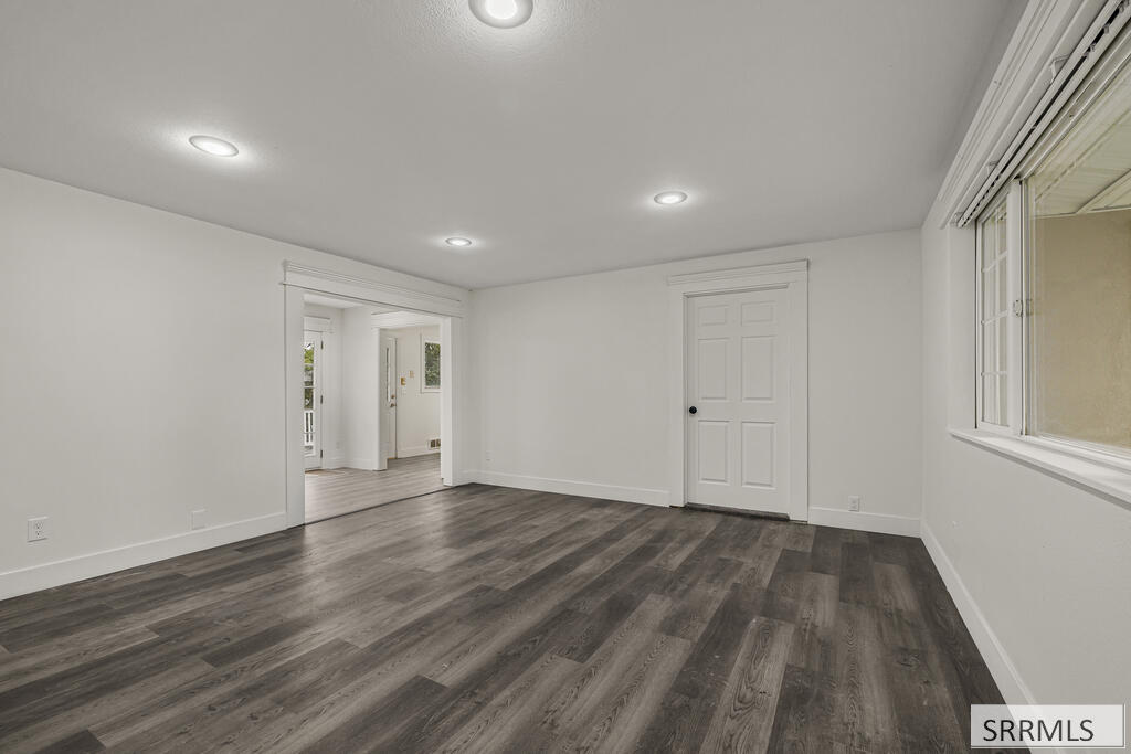 273 Brent Way Property Photo 5