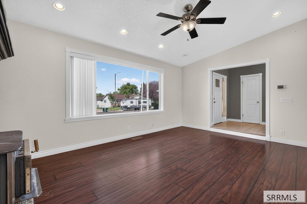2130 Diane Lane Property Photo 9