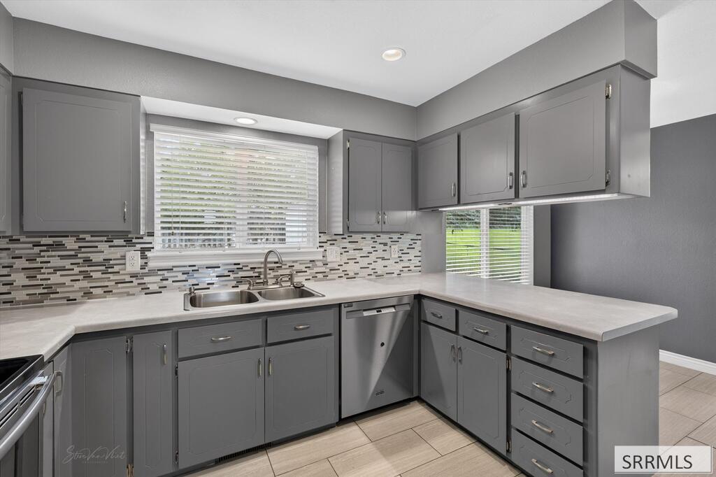 2130 Diane Lane Property Photo 16