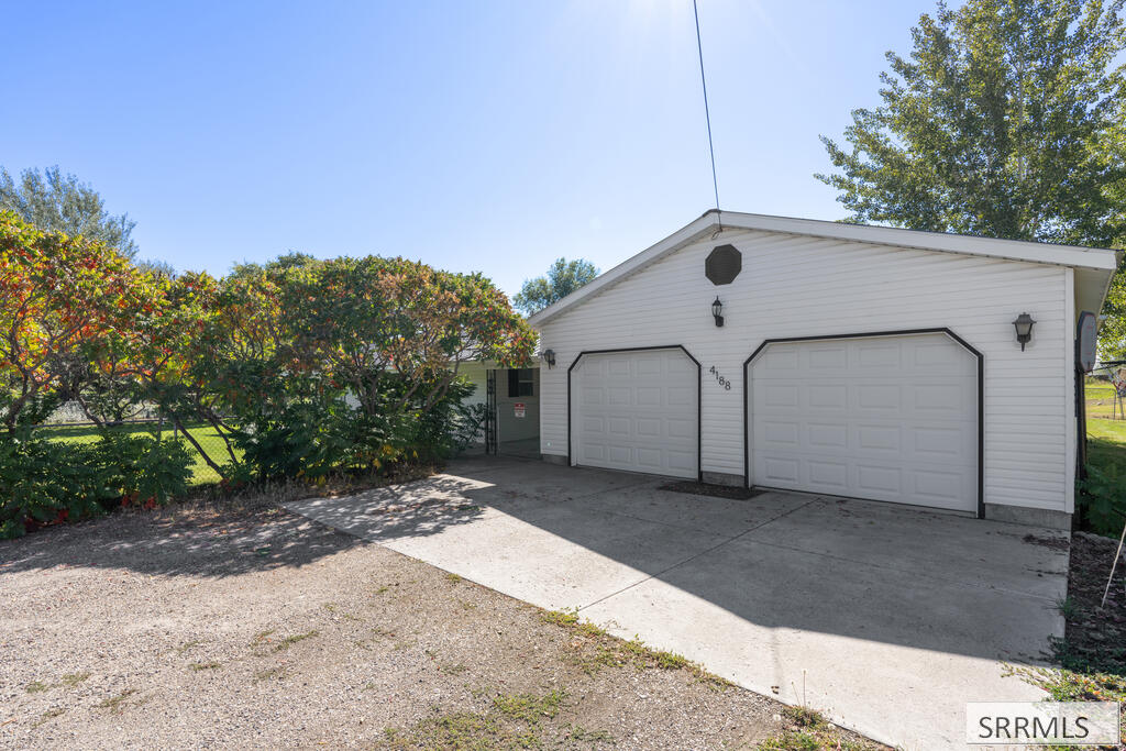 4188 E 300 N Property Photo 6