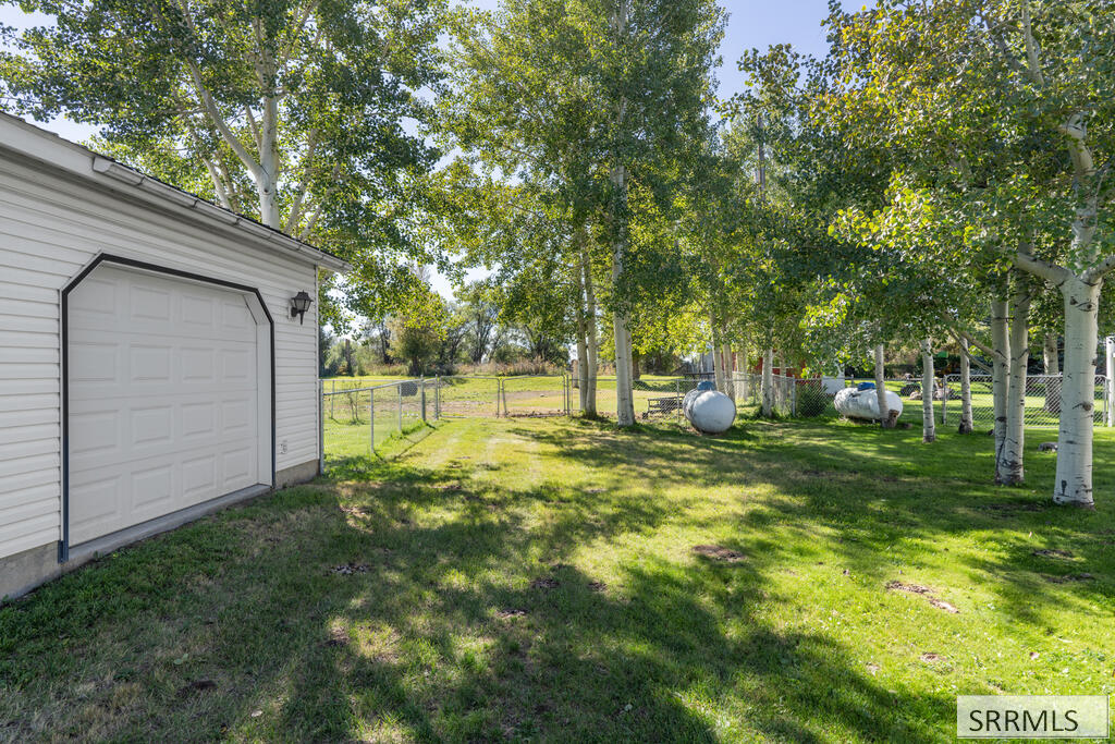 4188 E 300 N Property Photo 7