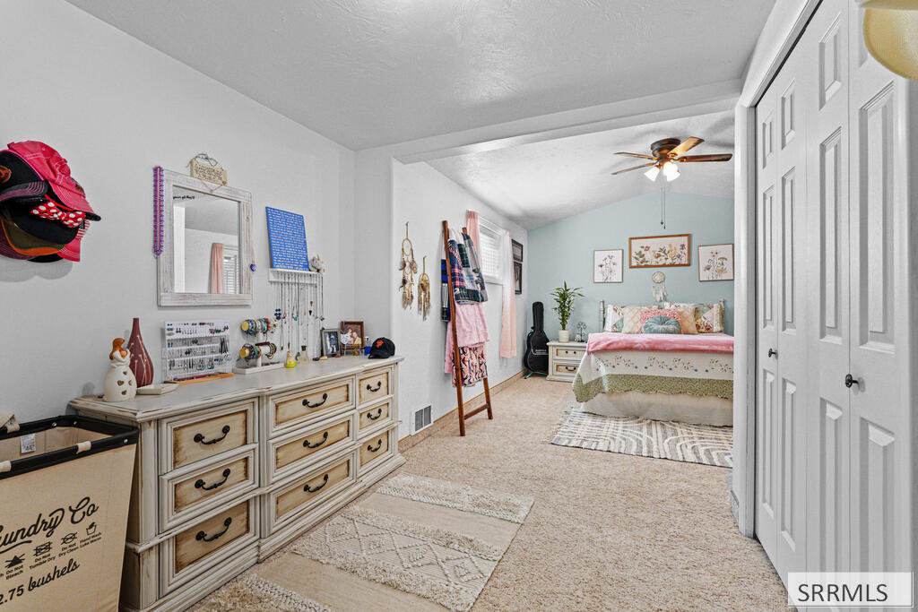 4188 E 300 N Property Photo 17