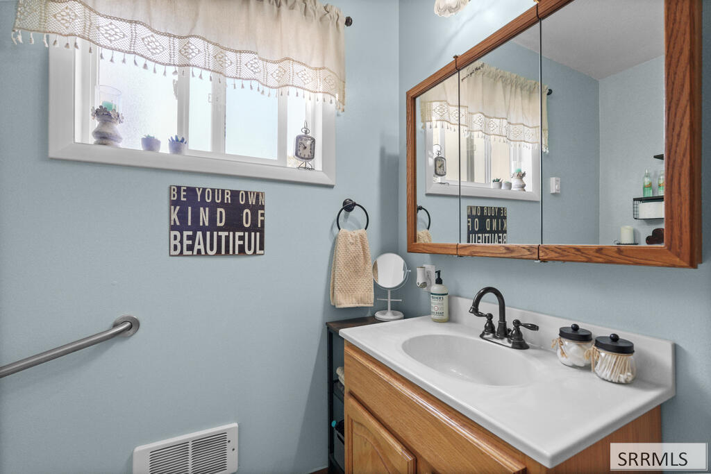 4188 E 300 N Property Photo 42