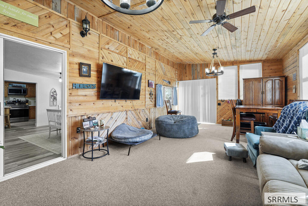 4188 E 300 N Property Photo 45