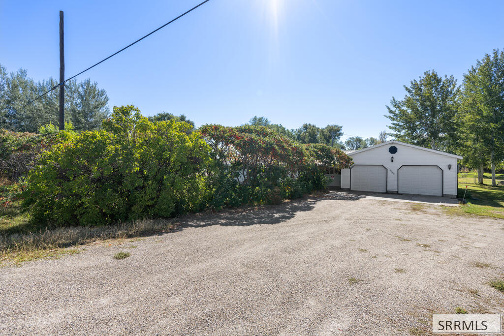 4188 E 300 N Property Photo 54