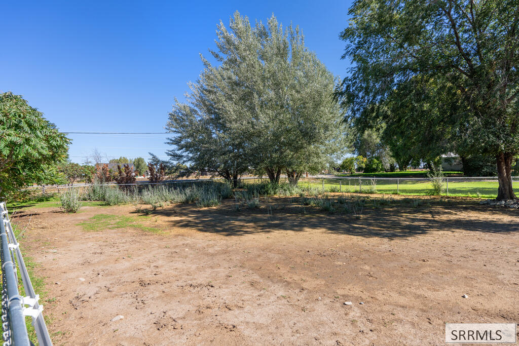4188 E 300 N Property Photo 58