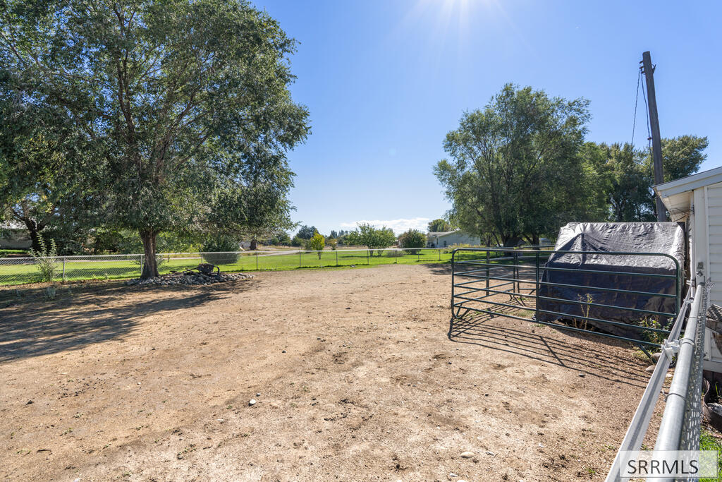 4188 E 300 N Property Photo 59
