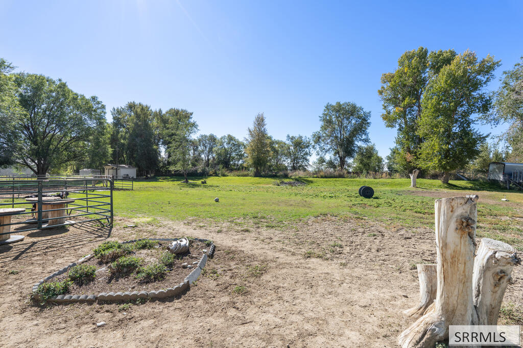 4188 E 300 N Property Photo 63