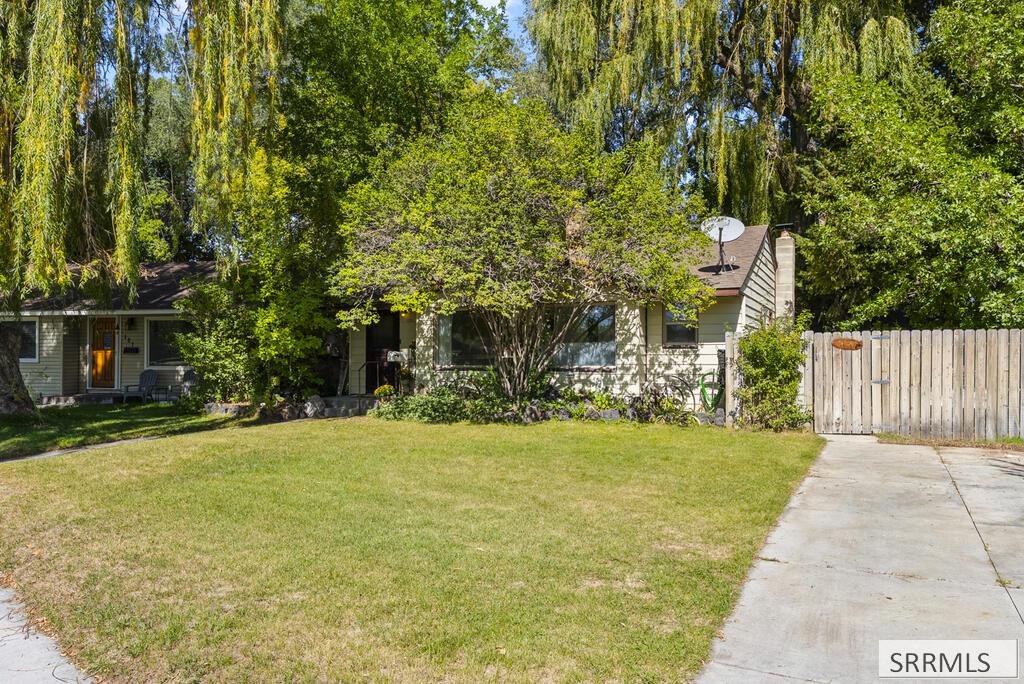 131 Beacon Drive Property Photo 1