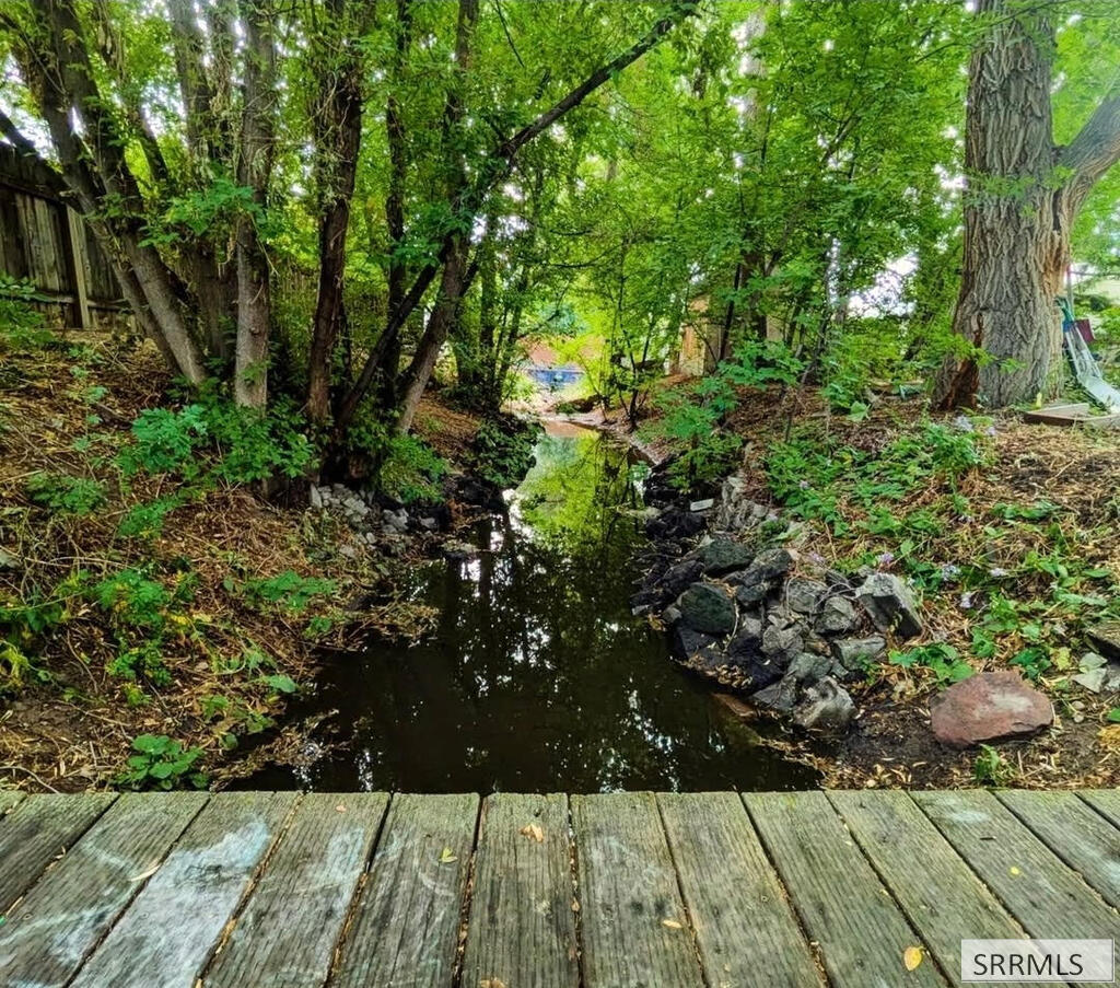 131 Beacon Drive Property Photo 6
