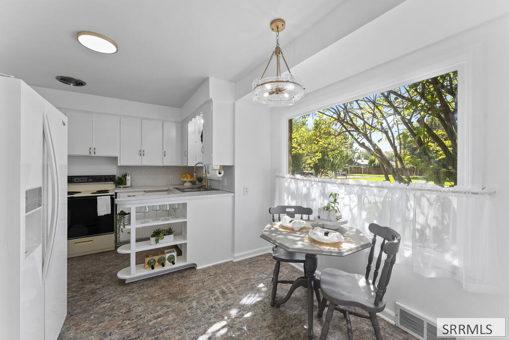 131 Beacon Drive Property Photo 14