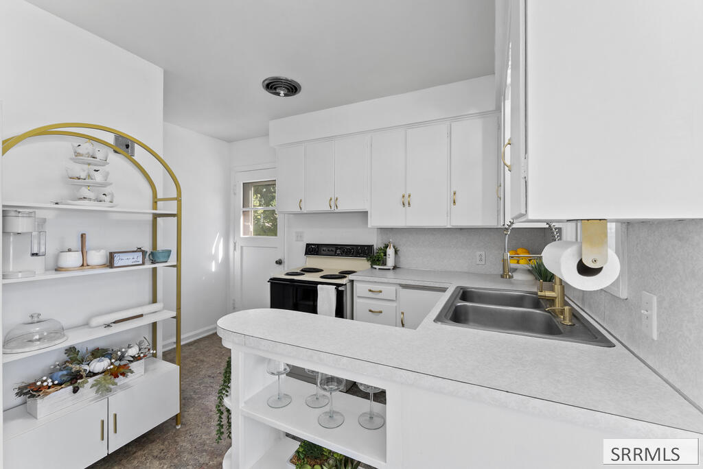 131 Beacon Drive Property Photo 16