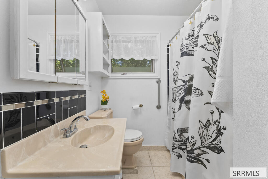 131 Beacon Drive Property Photo 24
