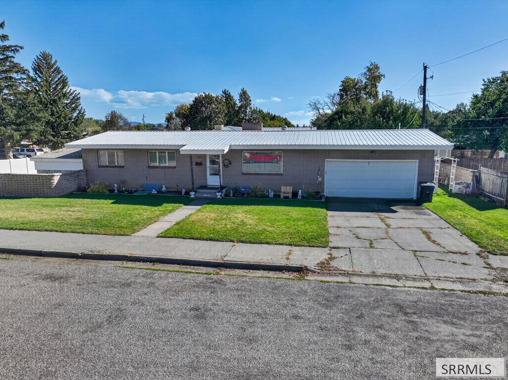 1260 10th Street Property Photo 1