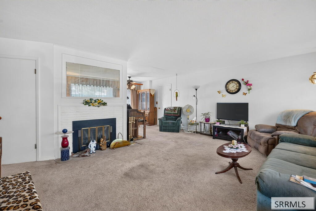 1260 10th Street Property Photo 2