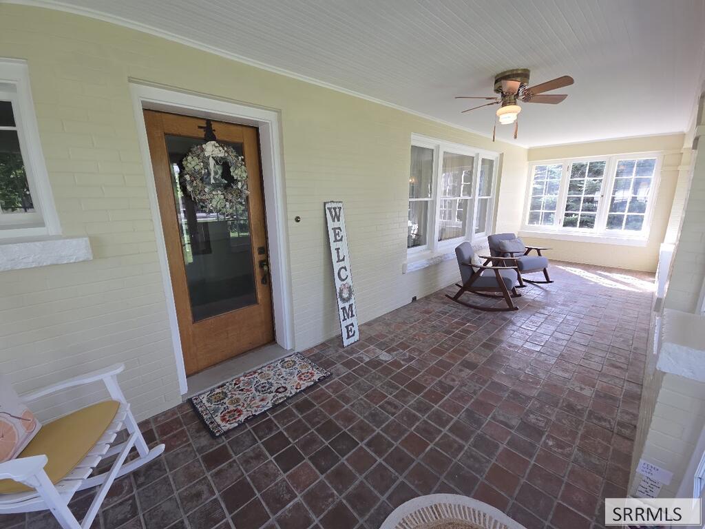 2015 St Clair Avenue Property Photo 5
