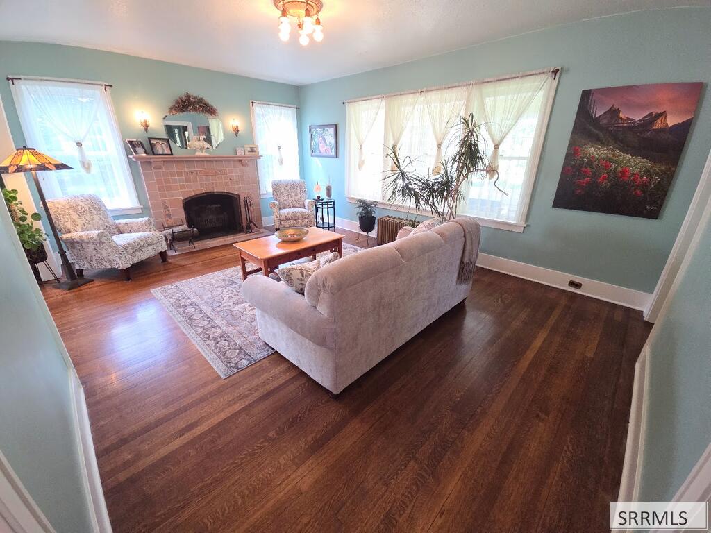 2015 St Clair Avenue Property Photo 12