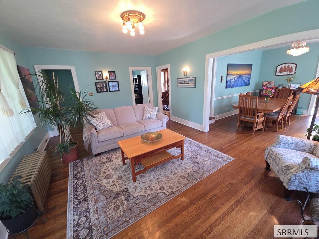 2015 St Clair Avenue Property Photo 14