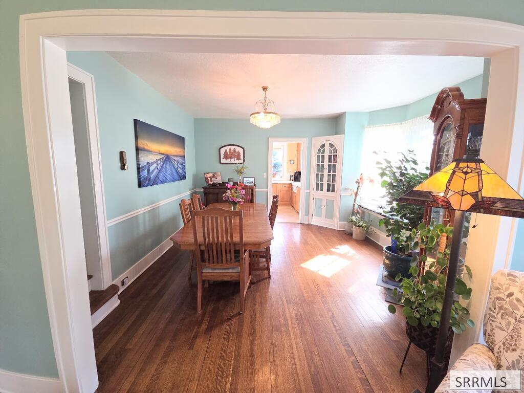 2015 St Clair Avenue Property Photo 18
