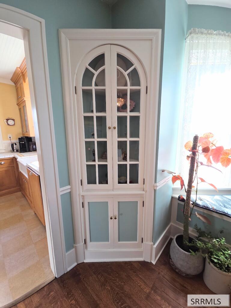 2015 St Clair Avenue Property Photo 19